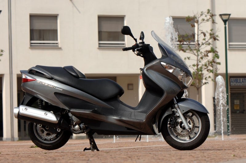 Suzuki Burgman 200 Vs 400