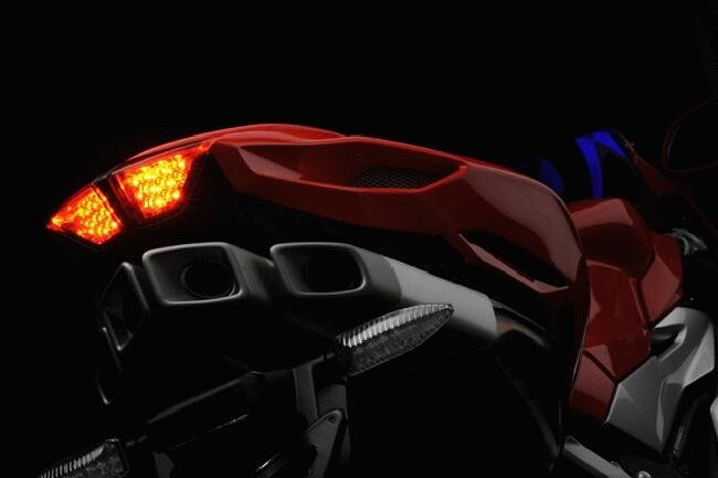 Attesa per la MV Agusta F4