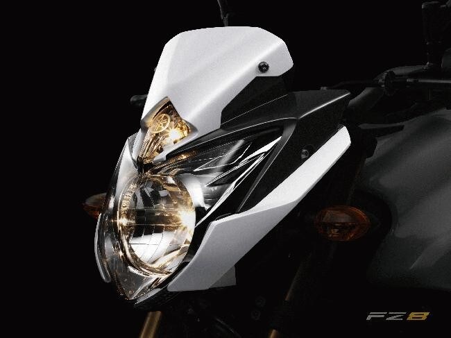 La Yamaha svela uno spicchio di FZ8