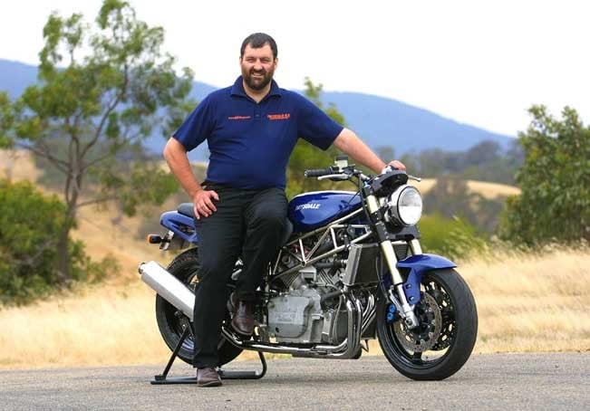 Vento Café 400 GT: la cinese a tre cilindri