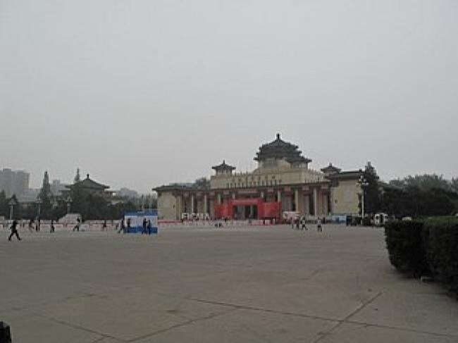 Cina, in bilico tra passato e futuro