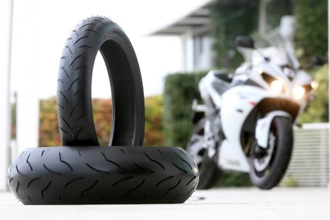 Bridgestone BT016 Pro e BT R10