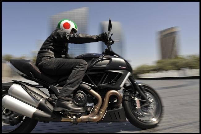 Diavel in Dubai: le foto mai viste