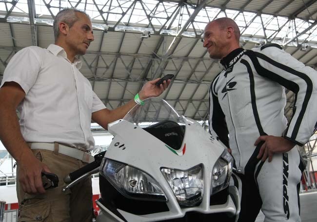 Aprilia RSV4 R APRC: tecnologia amica