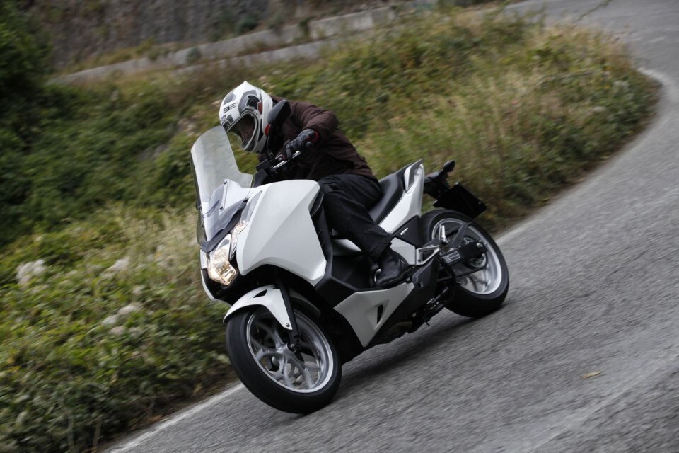 Honda Integra: benvenuta moto-scooter