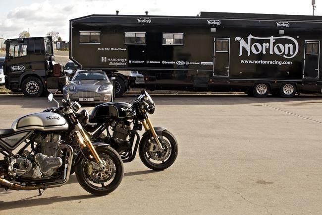 Norton (+) People al Motor Bike Expo
