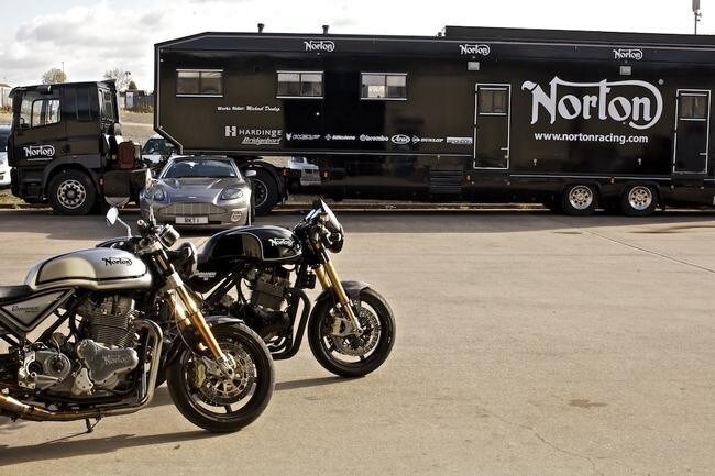 Norton (+) People al Motor Bike Expo