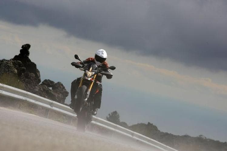 Aprilia Dorsoduro 1200