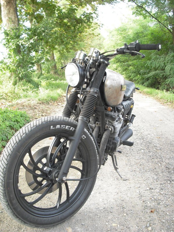 XJ 400 Brat Style, meccanica artigiana