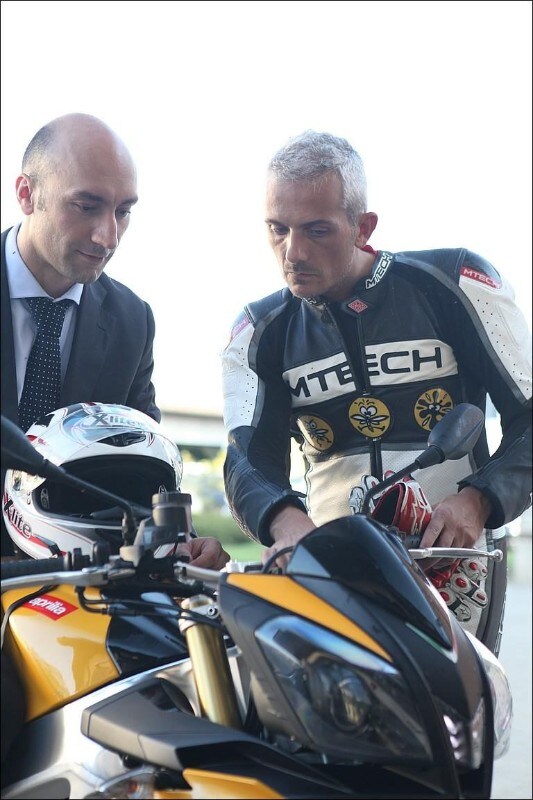 Aprilia RSV4R APRC VS Tuono V4 R APRC