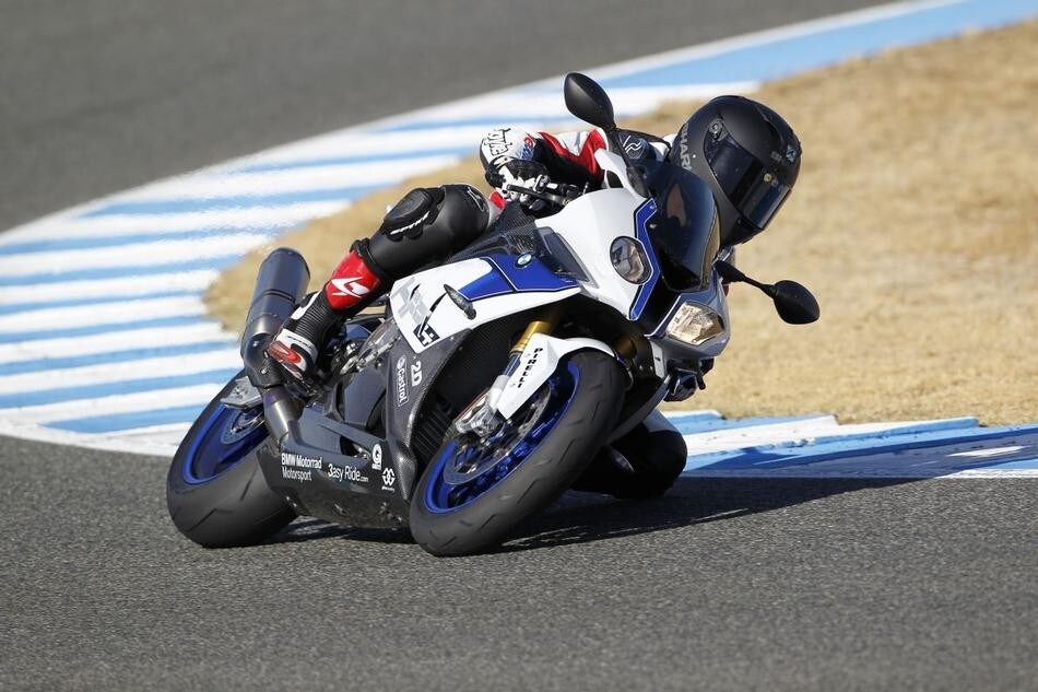 BMW S1000RR HP4: pronta alla sfida!