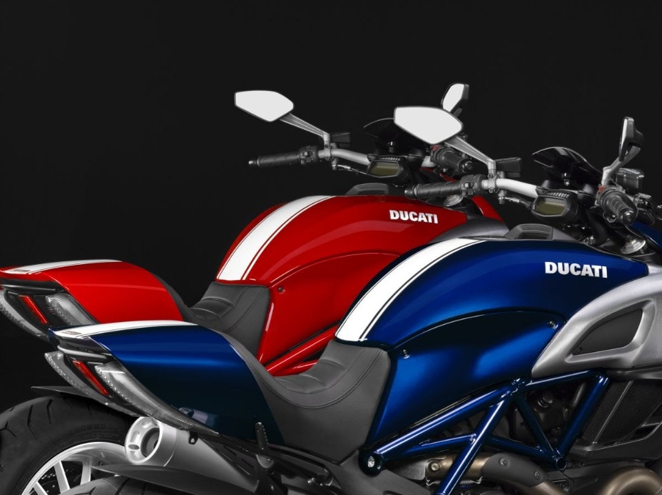 Ducati celebra il Monster e colora la gamma