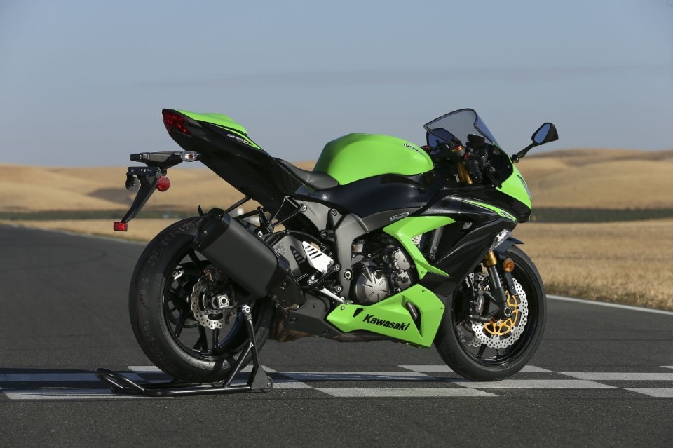 Kawasaki Ninja ZX-6R 636: in pista a Thunderhill