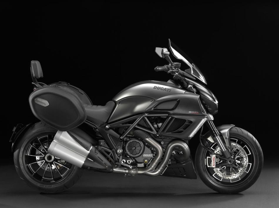 Ducati Diavel Strada: in viaggio con stile