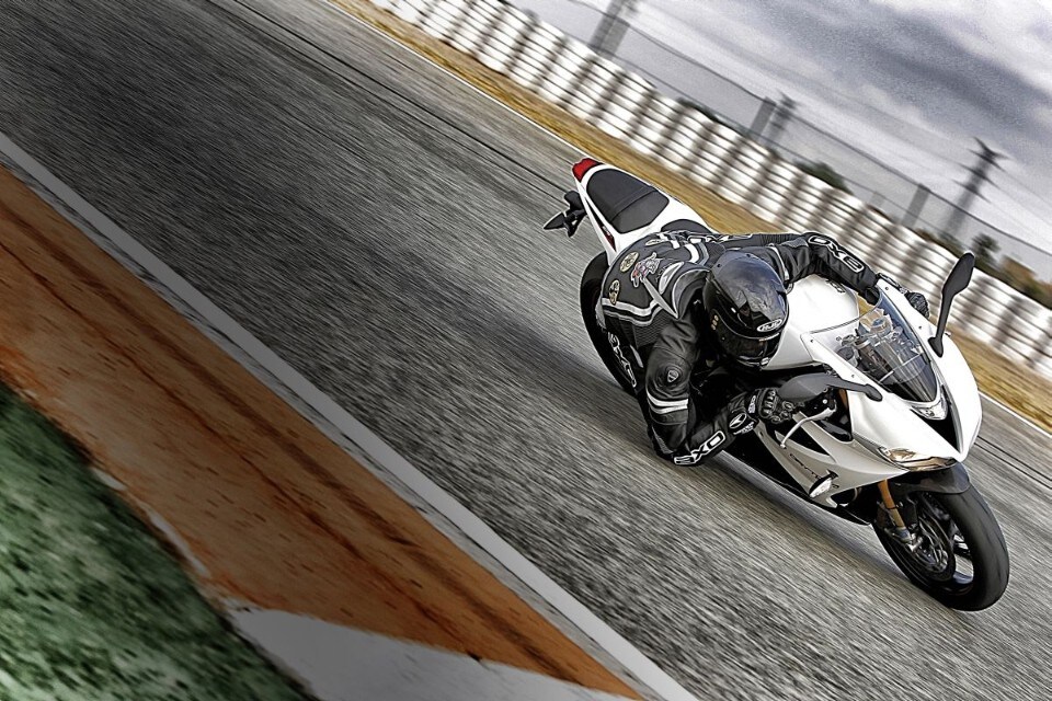 Triumph Daytona 675 R