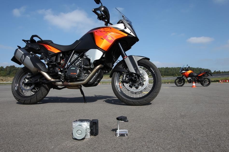 Sulla KTM 1190 Adventure 2014 debutta il controllo di stabilità
