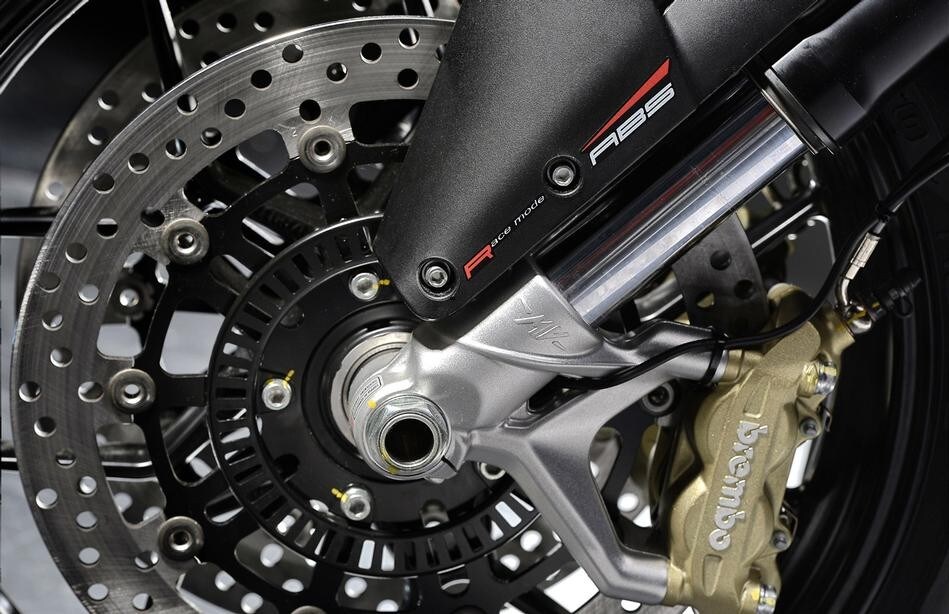 MV Agusta: arriva l'ABS sulle 3 cilindri my 2014