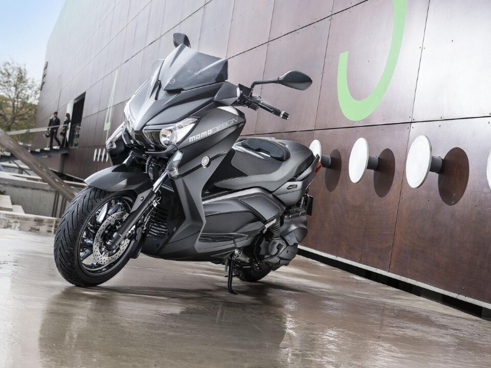 Yamaha X-Max Momodesign 400