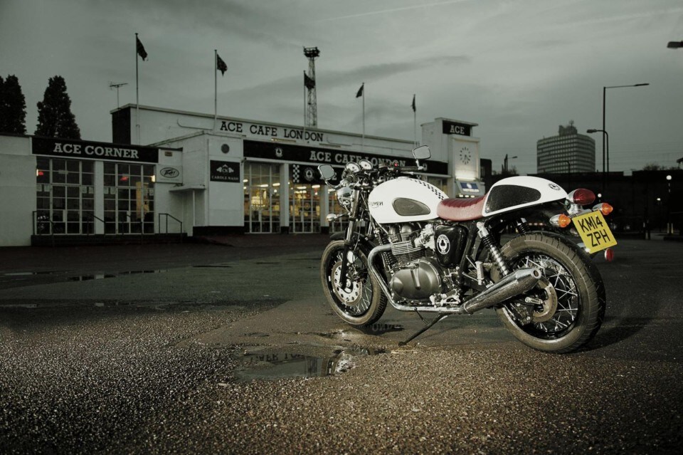 Triumph Thruxton Ace: voglia di Sixties