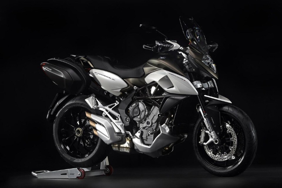 MV Agusta Stradale 800: la moto eclettica