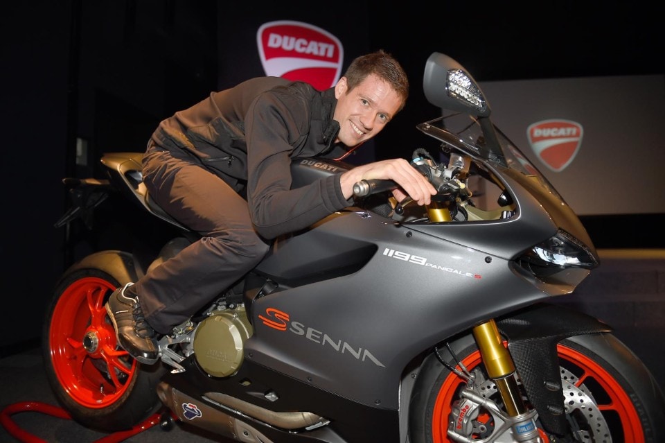 Una Ducati 1199 Panigale S "Senna" a Sebastien Ogier