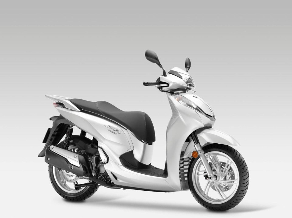 Honda: debutta il nuovo SH300i ABS