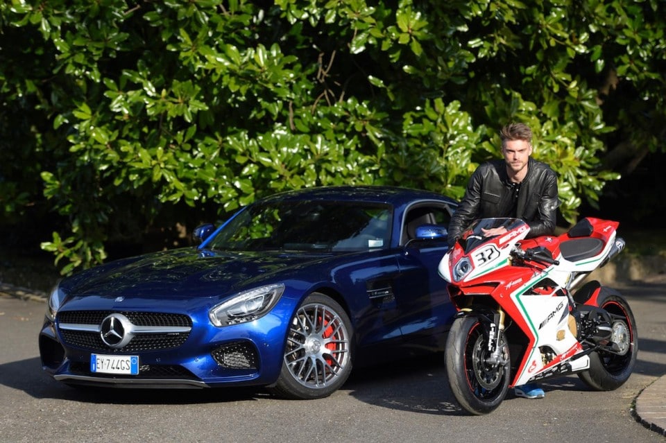 Leon Camier lancia la MV F4 RC