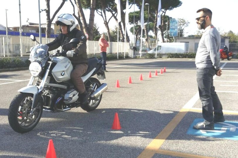 Lezioni di moto da BMW Motorrad Roma