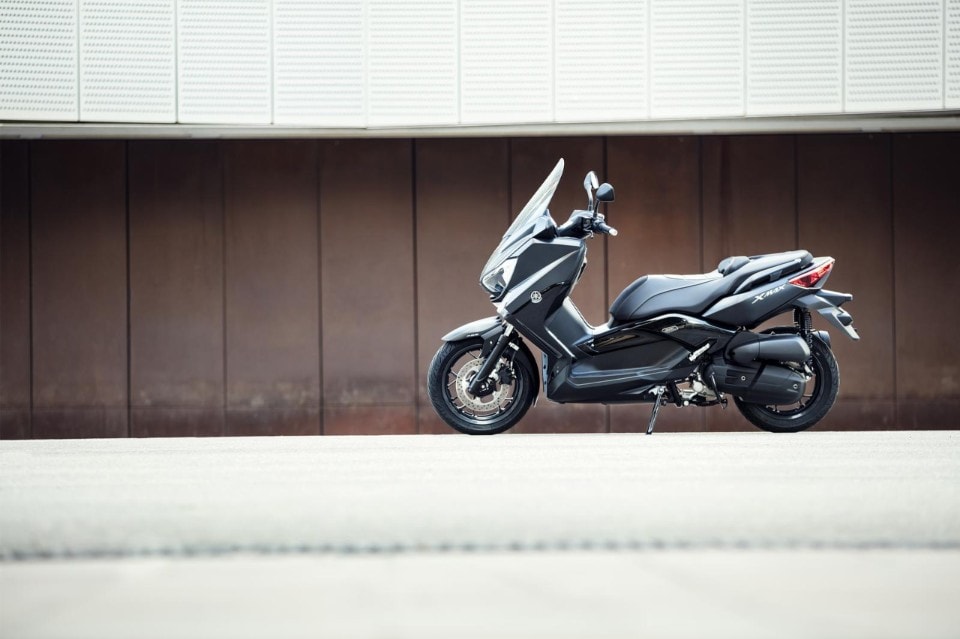 Yamaha: l’X-Max diventa Iron