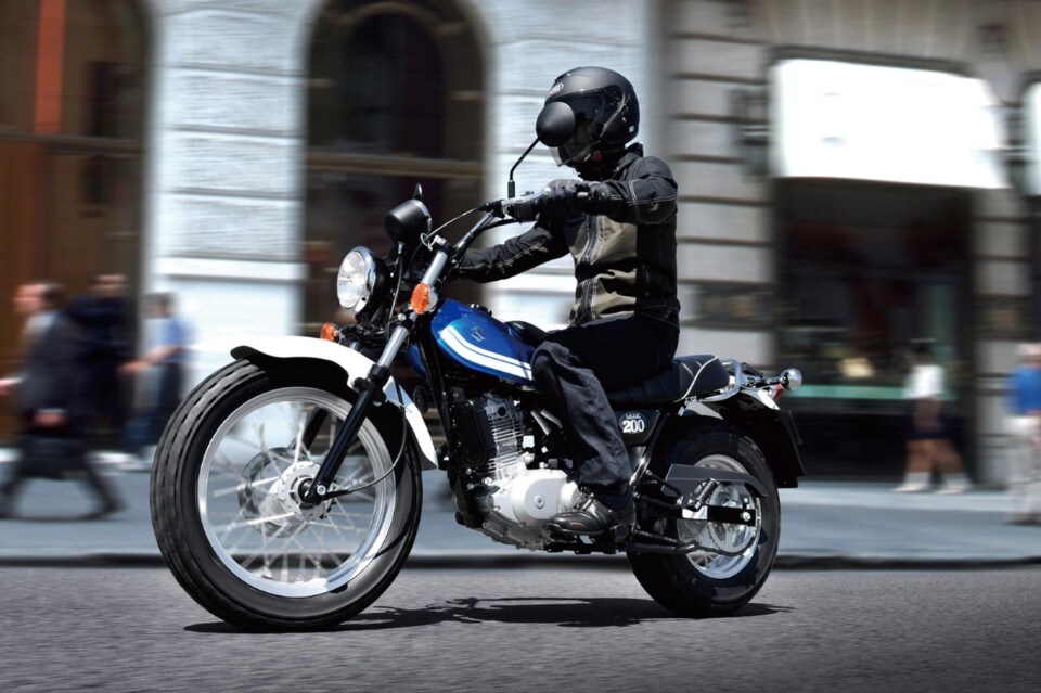 Suzuki Van Van 200: la piccola grande moto