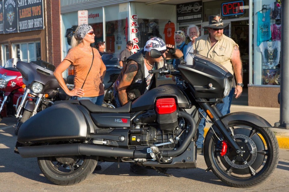 Moto Guzzi: MGX-21 alla conquista dell'America