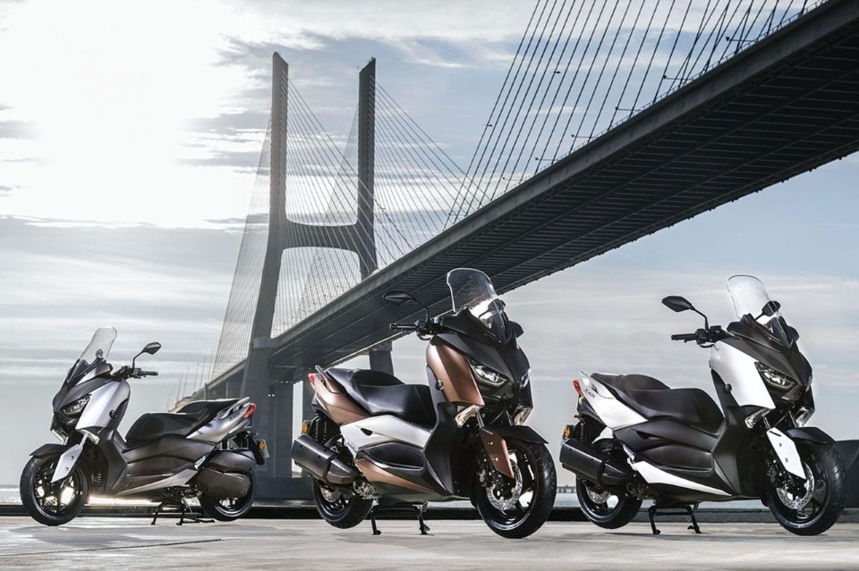 Yamaha X-MAX 300, il nuovo midi