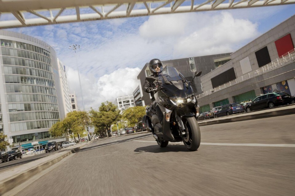 Yamaha TMAX 2017: ecco il prezzo!