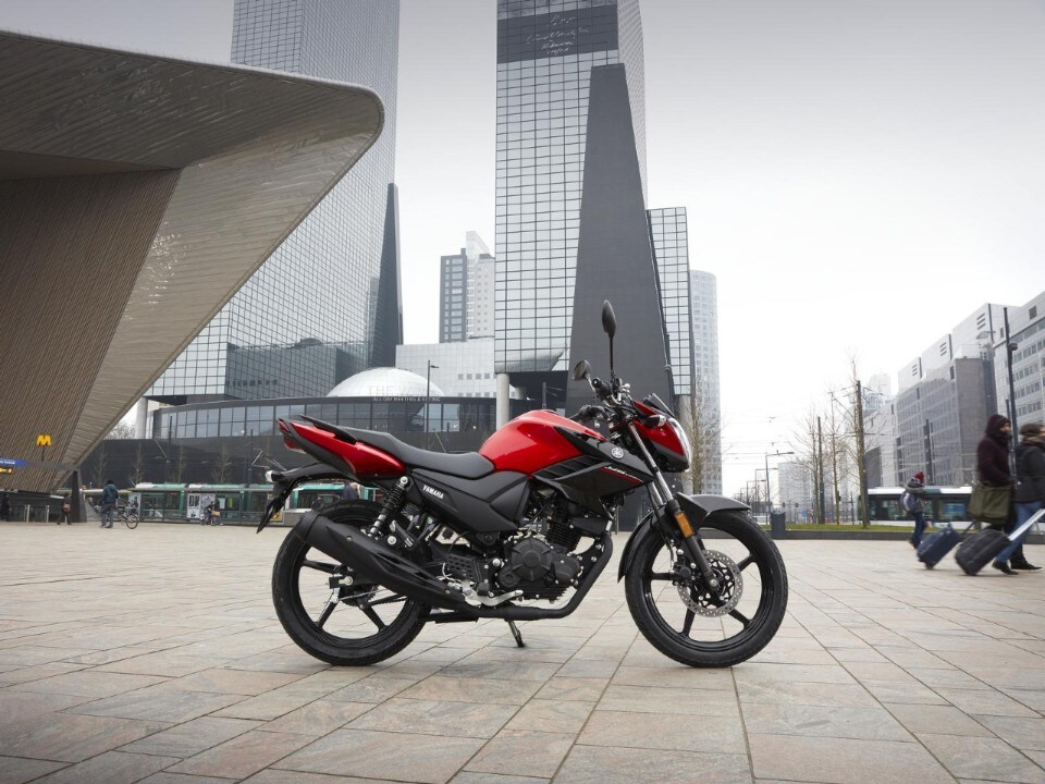 Yamaha svela la YS125