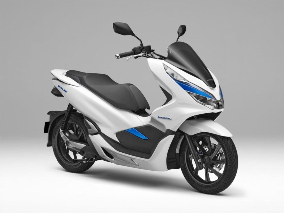Rivoluzione Honda: ecco il PCX elettrico e ibrido