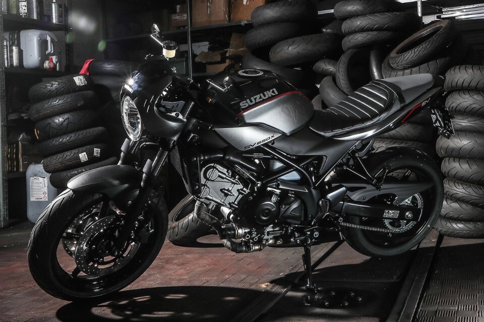 Suzuki SV650X-TER, special di serie