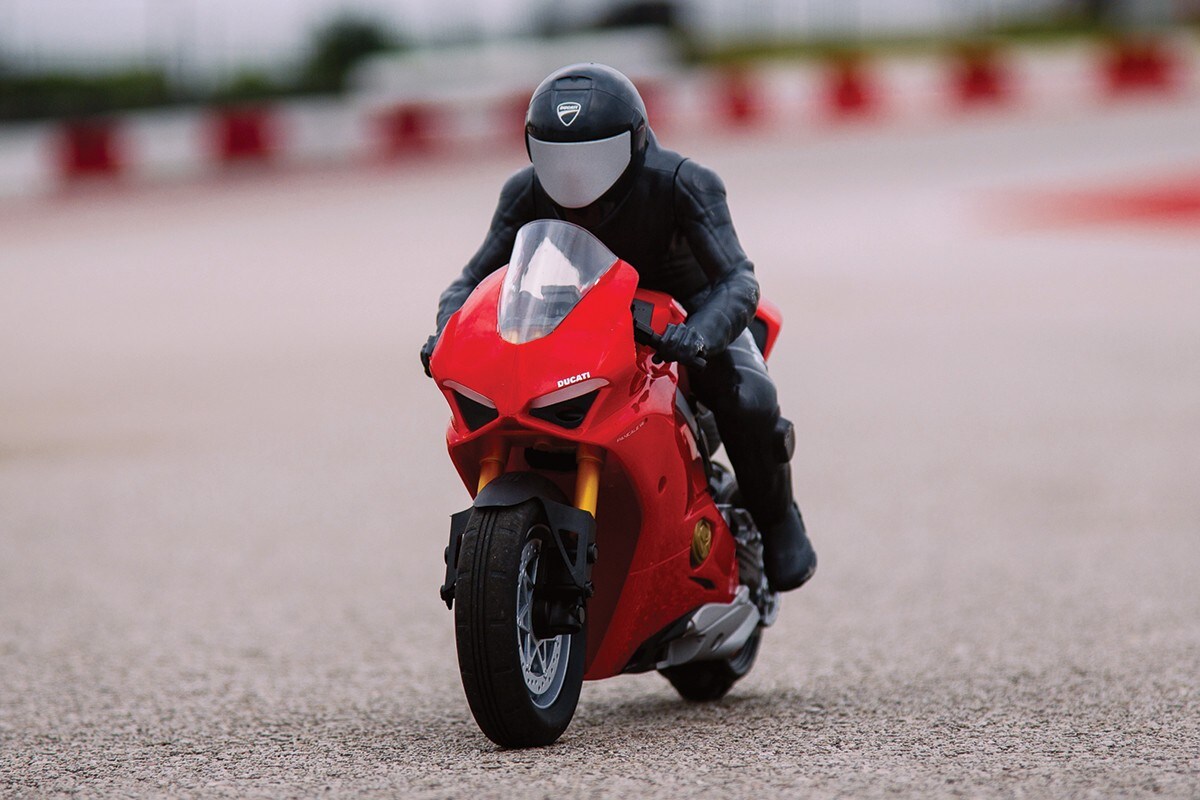 Pronti per giocare con una Ducati Panigale V4S?