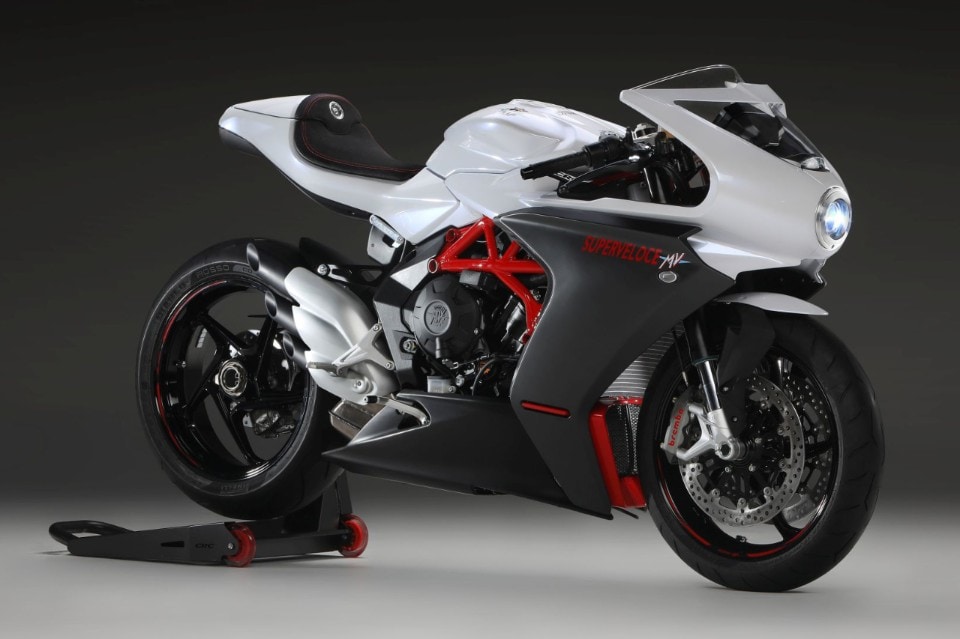MV Agusta Superveloce 800: potenza e stile vintage