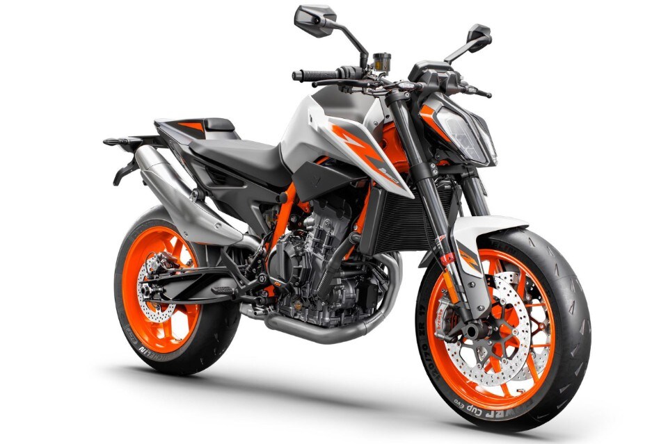 KTM 890 Duke R: potente e leggera