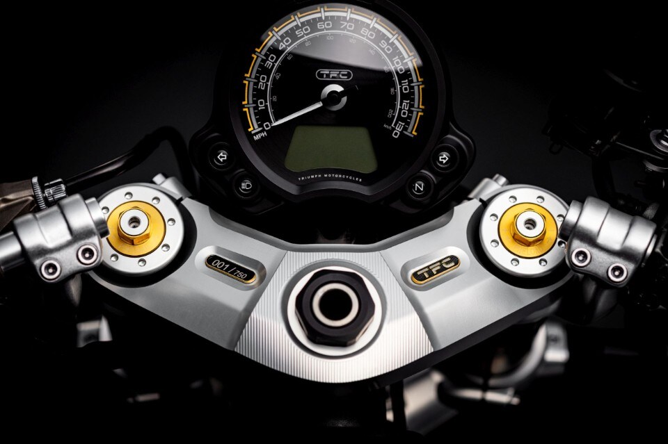 Triumph Bobber TFC: ricchissima