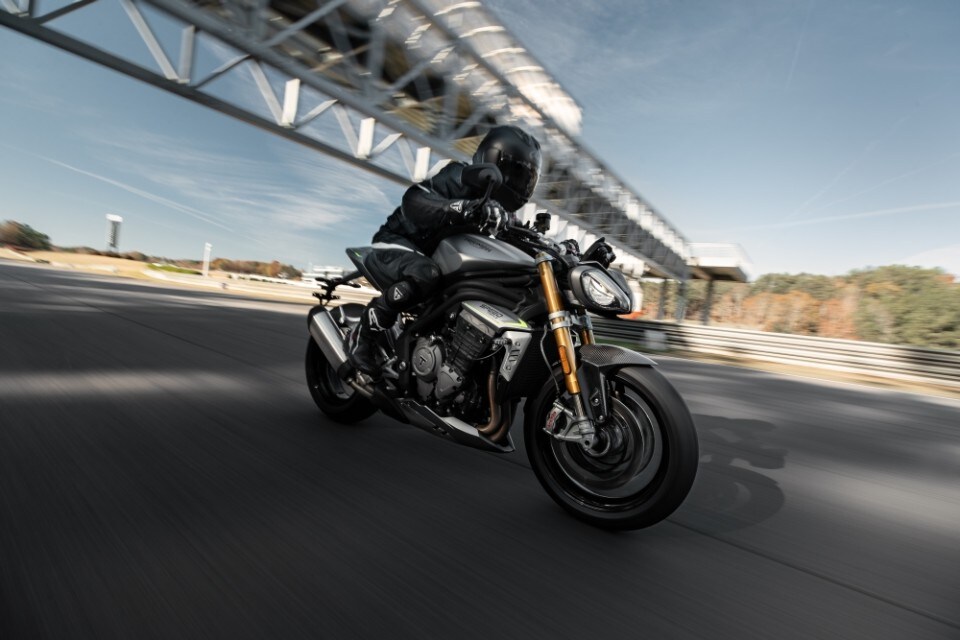 Triumph Speed Triple 1200 RS: la nuova hypernaked della Casa inglese