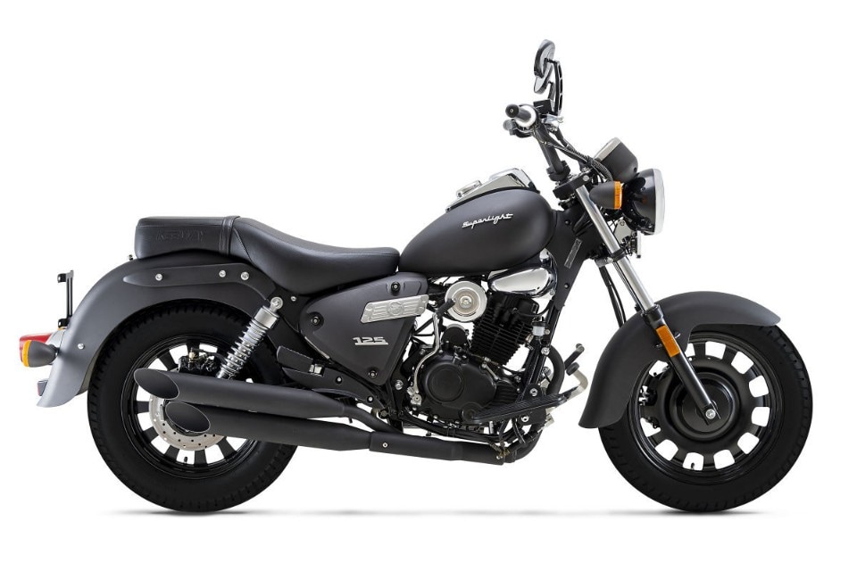 Keeway Superlight 125: la versione 2021