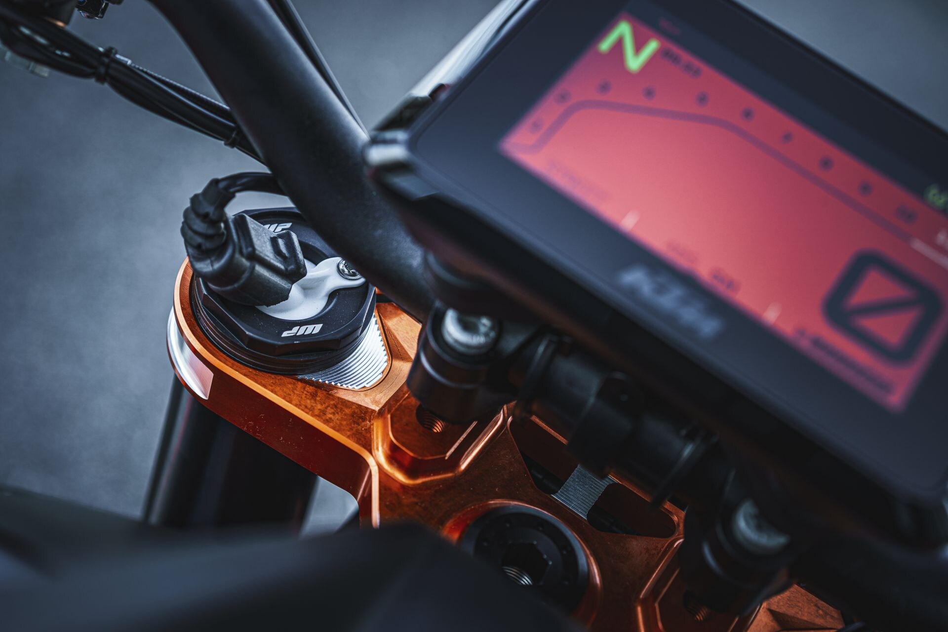 KTM 1290 Super Duke R EVO: più cervello, stessi muscoli per la BESTIA