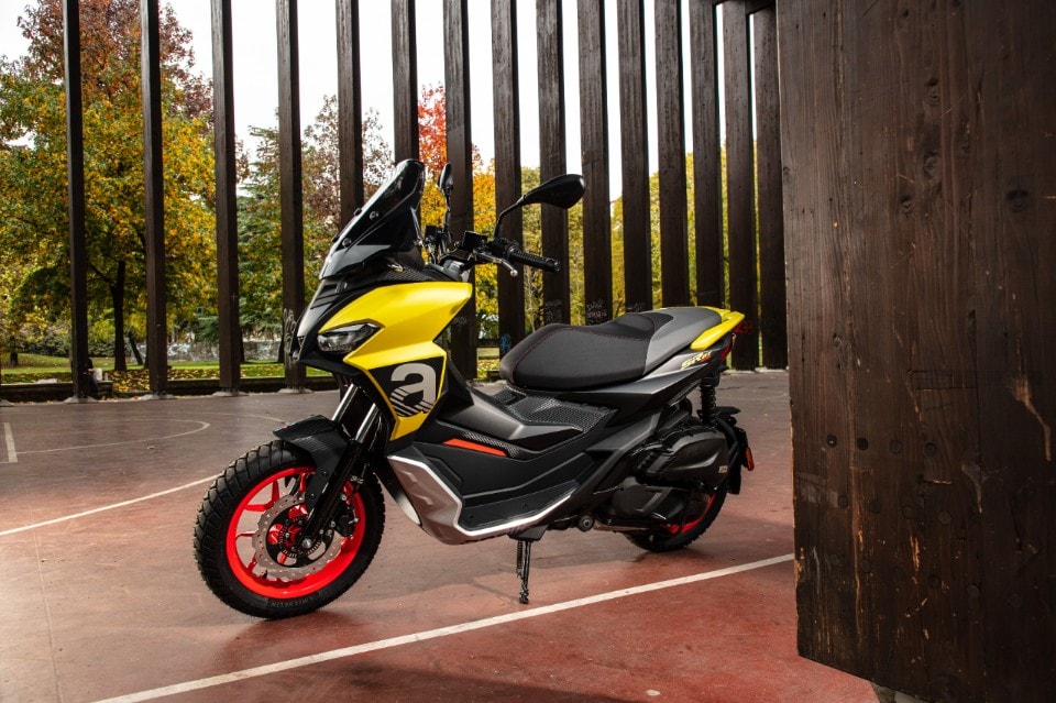 Aprilia svela a EICMA il nuovo SR GT