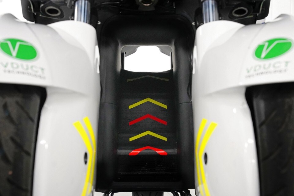 WMC300FR, il buco con lo scooter (ibrido) intorno