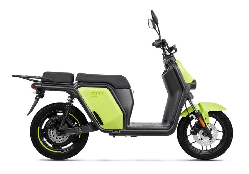 Keeway: arrivano in Italia gli scooter elettrici EZI