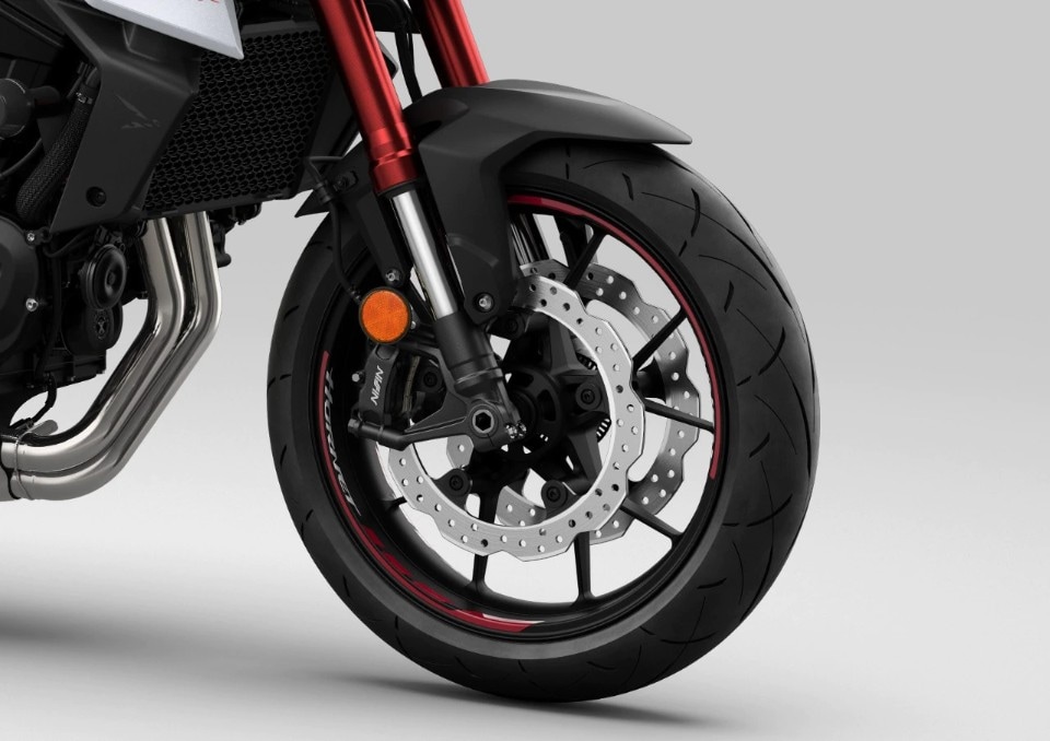 Dimensioni pneumatici moto: quale scegliere?