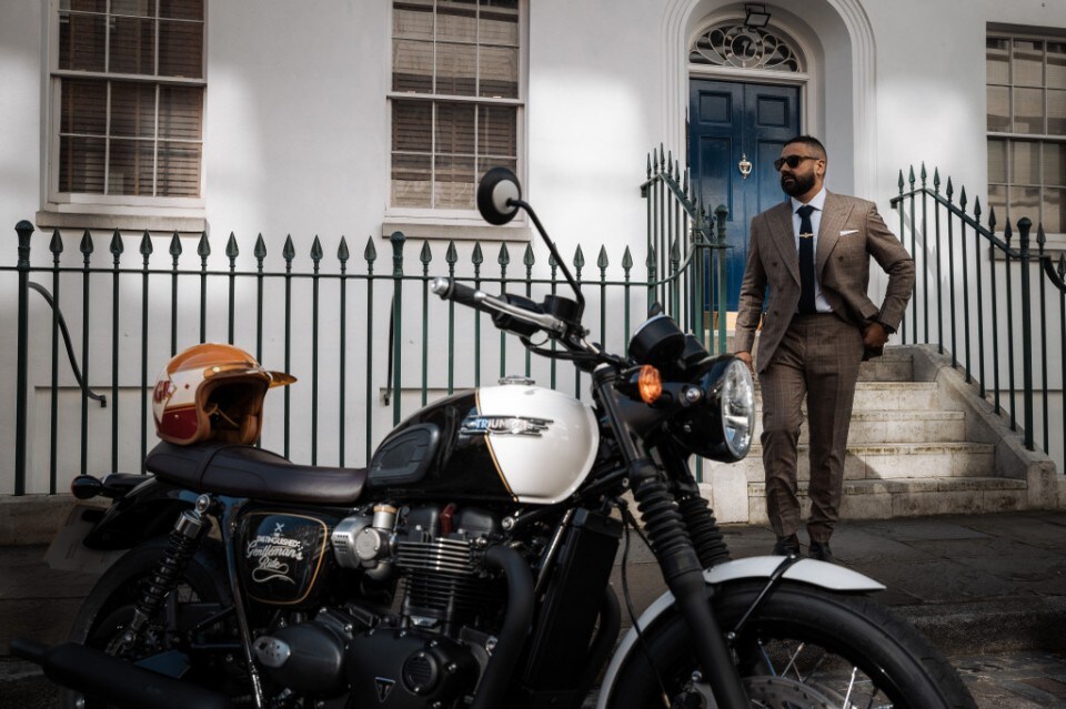 La nuova Triumph Bonneville T120 Black DGR Edition in serie limitata