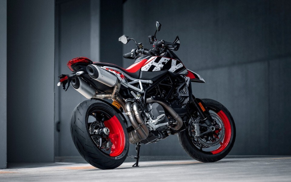 La Ducati Hypermotard 950 RVE si veste con la nuova livrea Graffiti Livery Evo