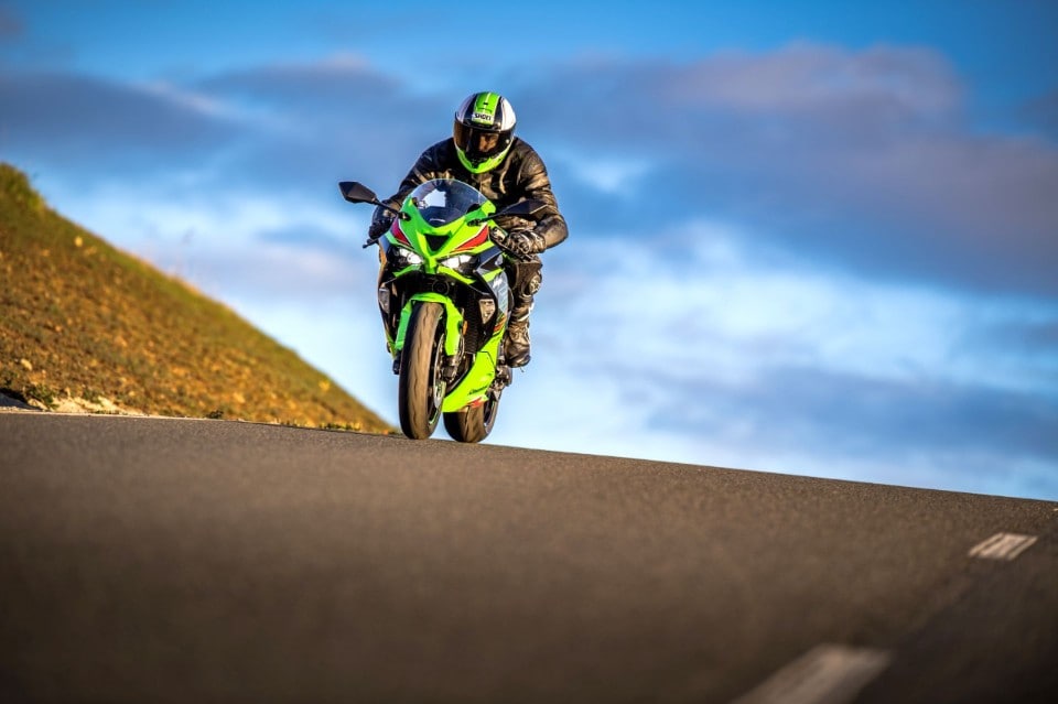 La Kawasaki Ninja ZX-6R arriva dai concessionari